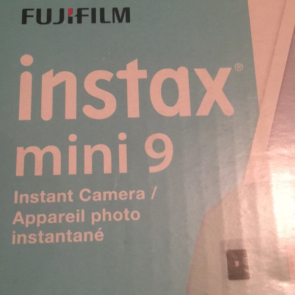 Instant camera - Picture 2 of 2